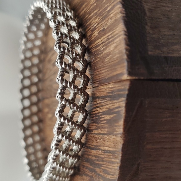 B2335 well made lattice bracelet stunning - Picture 2 of 3